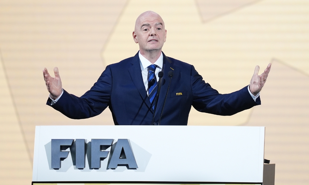 一方面是球 一方面是球